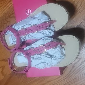 Shoedazzle fuchsia flat sandals size 8